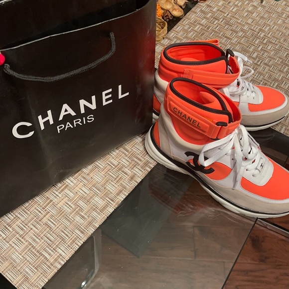 Chanel Shoes - Picture 4 of 6